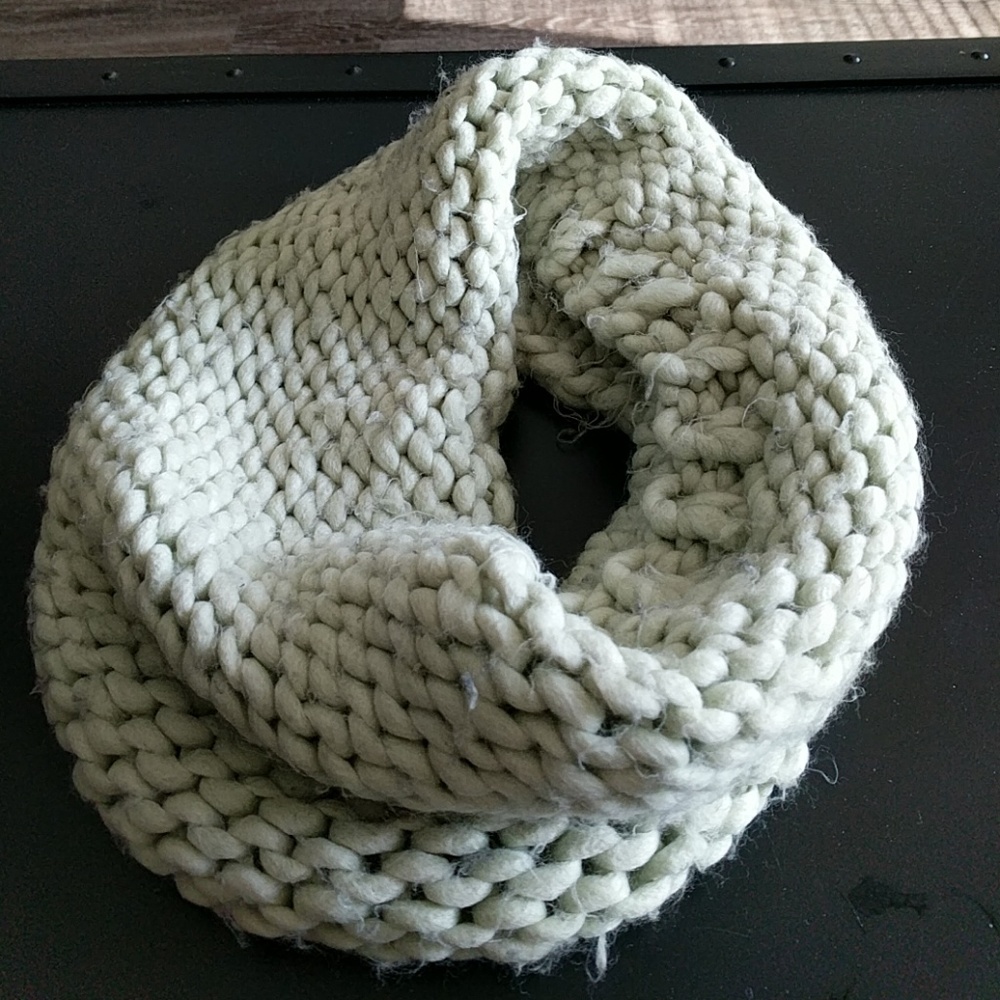 Infinity scarf - Picture 2 of 2